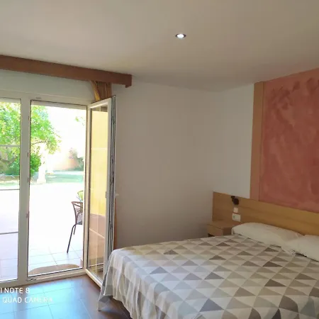 Cruz De Gracia Hotel Paterna
