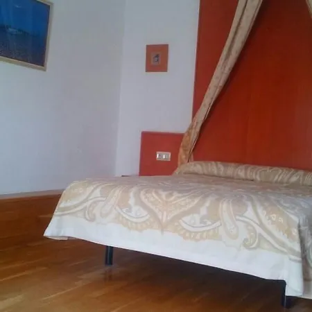Cruz De Gracia Hotel Paterna
